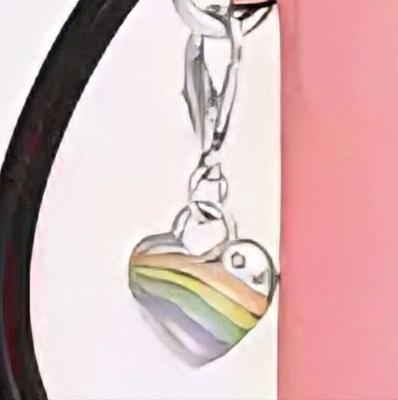 *NWT* COACH Pink Corner Zip Wristlet In Signature Leather With Heart Charm - Picture 3 of 10